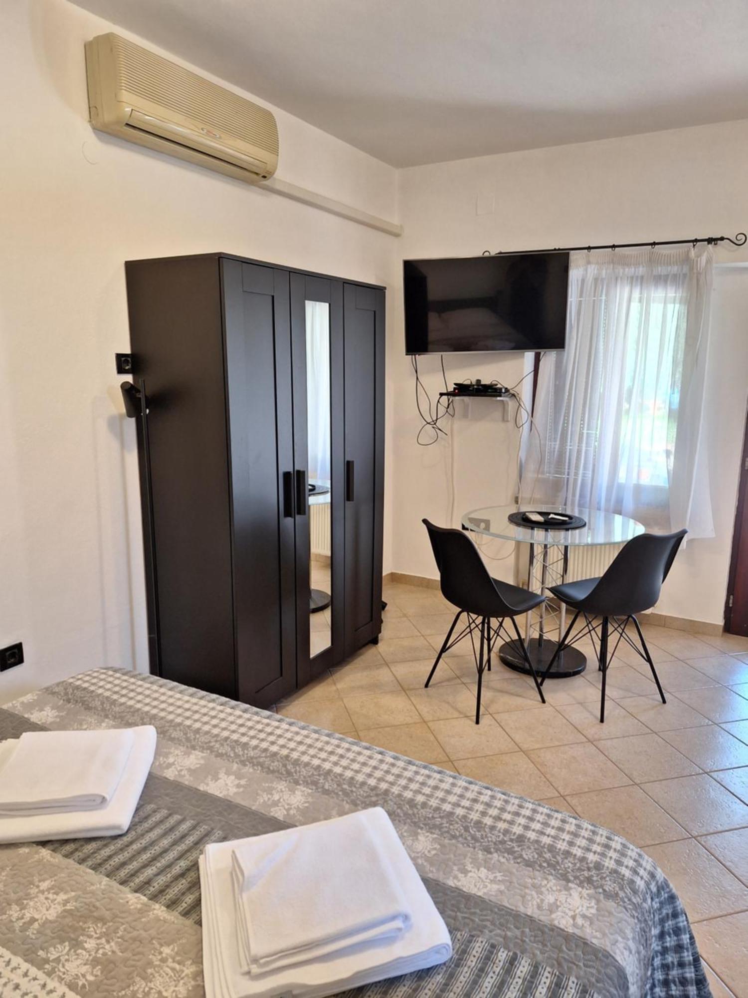 Apartments Reinic Новиград Экстерьер фото